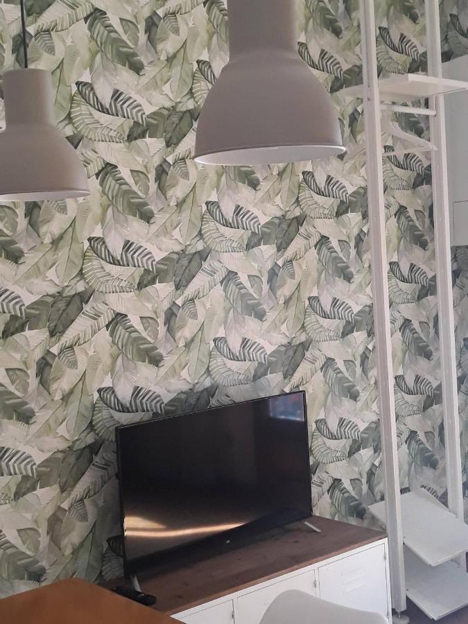 One-Bedroom Apartment,1263265273:JPEG
